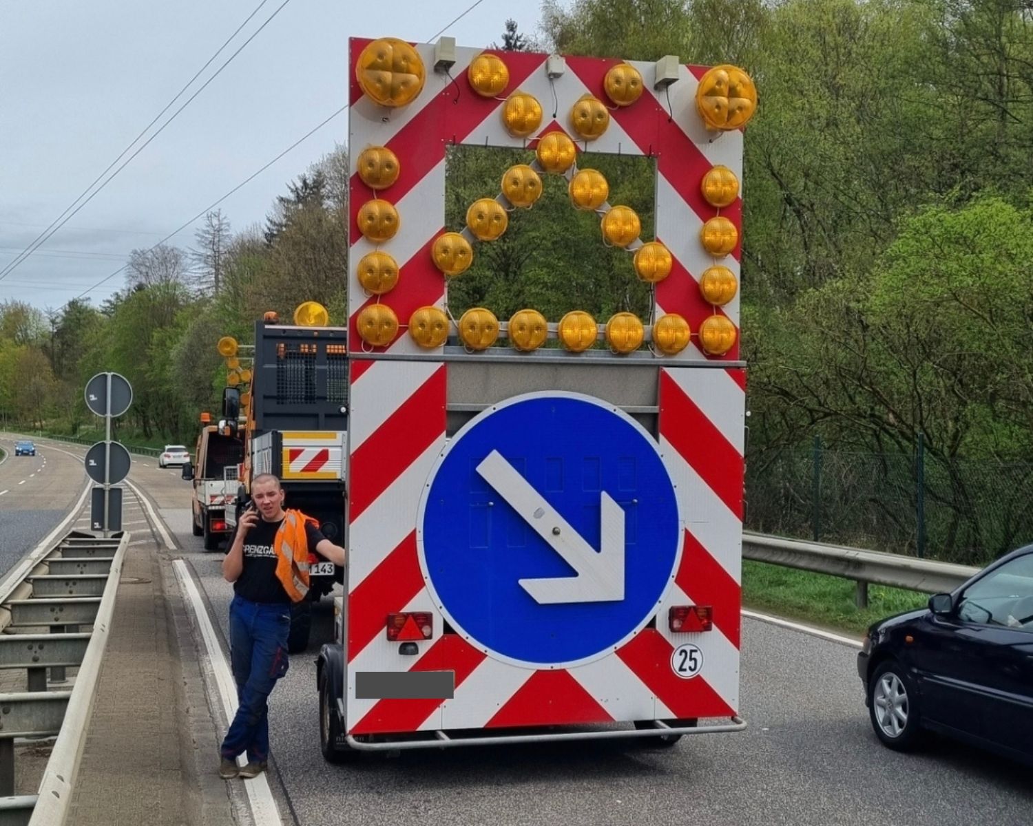 Verkehrssicherung auf einer Autobahn